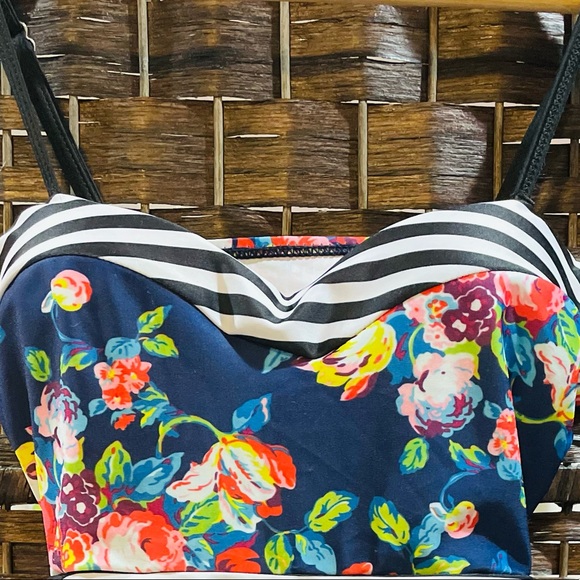 Vintage Inspired One Piece Swimsuit - Picture 4 of 4